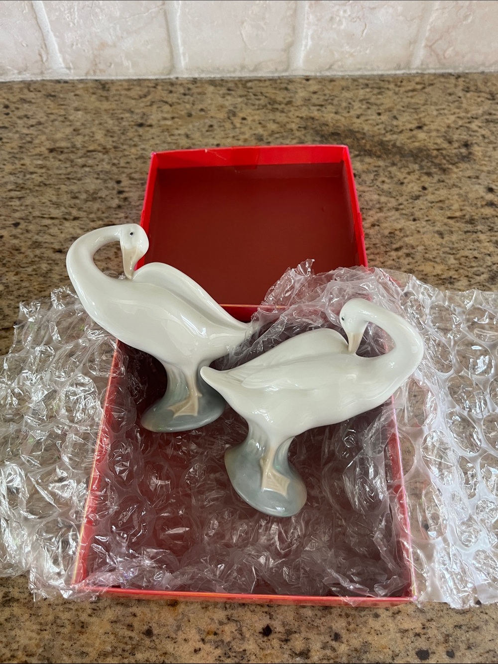 VINTAGE 1977 RARE LLADRO PAIR OF SWANS GORGEOUS TIMELESS FLAWLESS LOVE SWANS